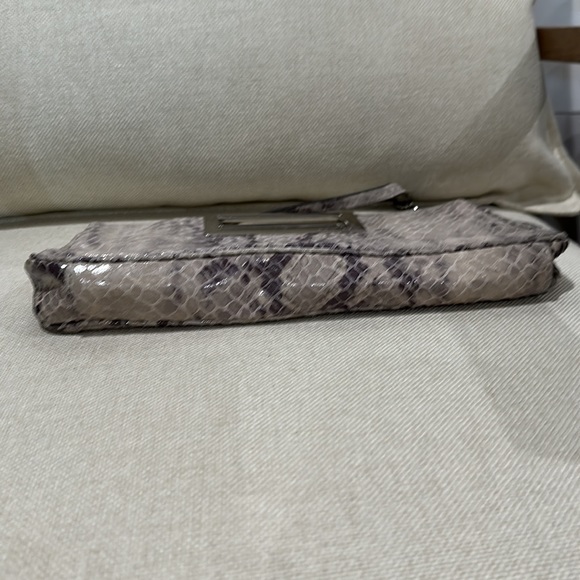 Beautiful Michael Kors snake embossed clutch - Picture 2 of 3